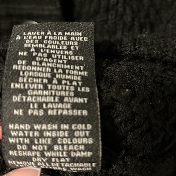 SALE!!! LE CHATEAU SWEATER/JACKET 🔥🔥🔥🔥 - Picture 11 of 11